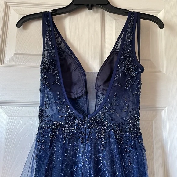 GORGEOUS navy pageant/prom dress. - Picture 4 of 5